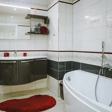 Апартаменты Cosy Centre Apartment-