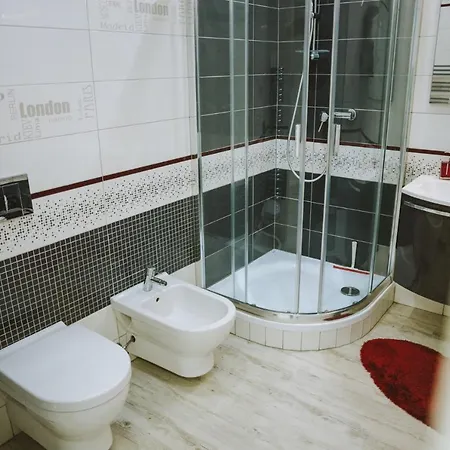 Апартаменты Cosy Centre Apartment- *