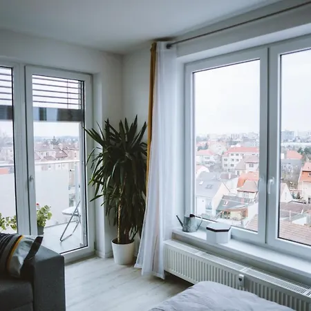Апартаменты Cosy Centre Apartment- *